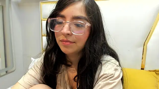 Eva Macalliter online show from March 9, 2025, 8:51 am