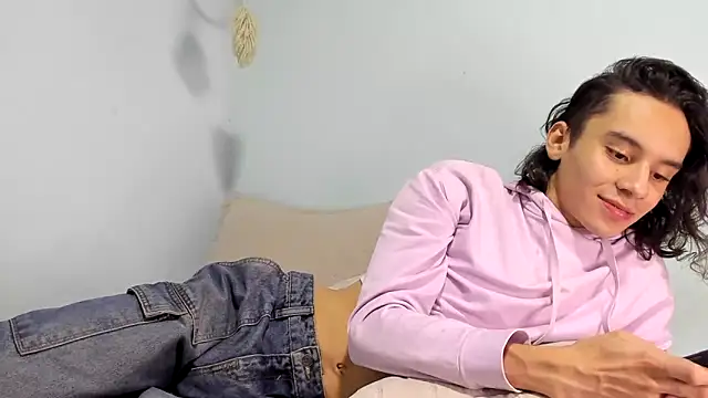 imcoltonalvin online show from January 24, 2025, 2:39 am