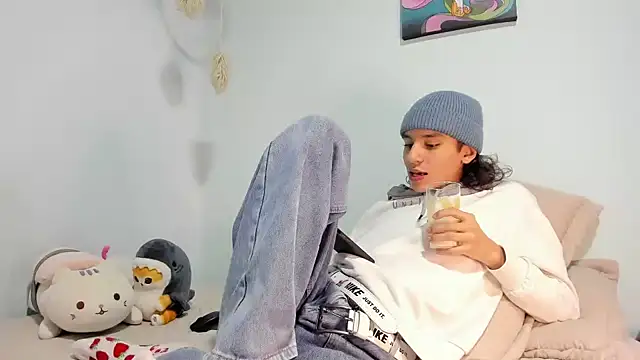 imcoltonalvin online show from January 25, 2025, 12:59 am