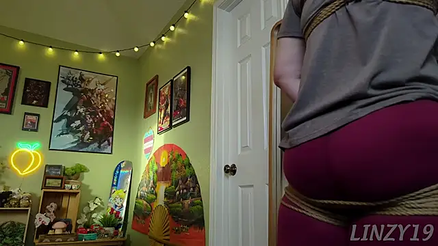 Snapshot of Linzy_19 chatting on January 30, 2025, 11:45 pm Linzy 19 online show from January 30, 2025, 11:45 pm