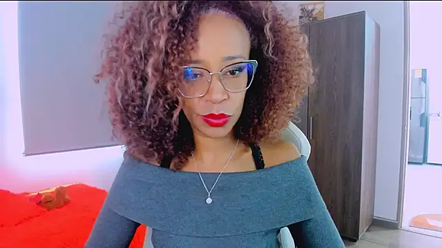 ScarlettMalbec online show from June 12, 2026, 9:03 pm