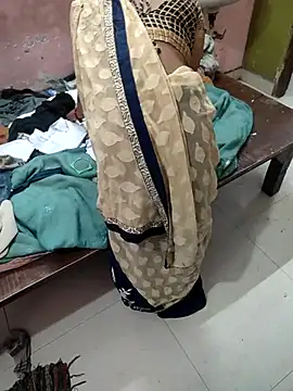 COUPLLE VILLAGE online show from February 24, 2025, 3:33 am