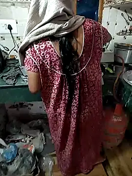 COUPLLE VILLAGE online show from March 15, 2025, 7:20 am