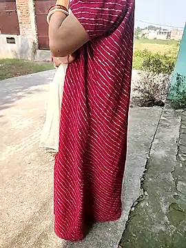 COUPLLE VILLAGE online show from November 8, 2025, 6:24 am