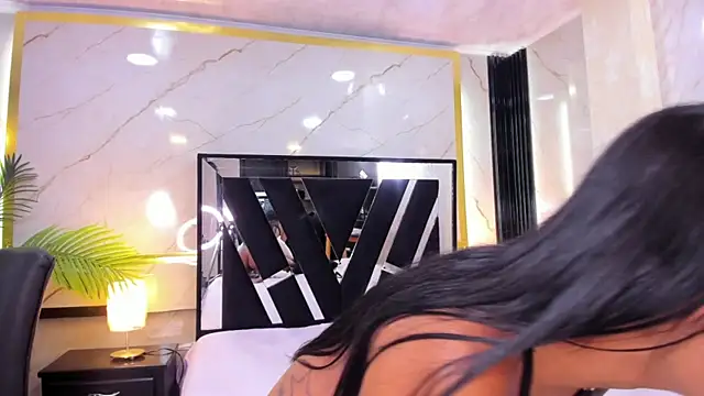 Snapshot of Lia-Anahiz chatting on February 4, 2025, 2:07 am Lia-Anahiz online show from February 4, 2025, 2:07 am