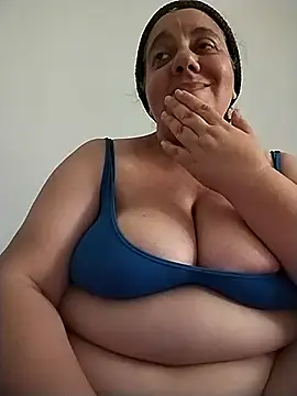 Snapshot of BustyBabyOfficial chatting on October 1, 2025, 2:45 pm BustyBabyOfficial online show from October 1, 2025, 2:45 pm