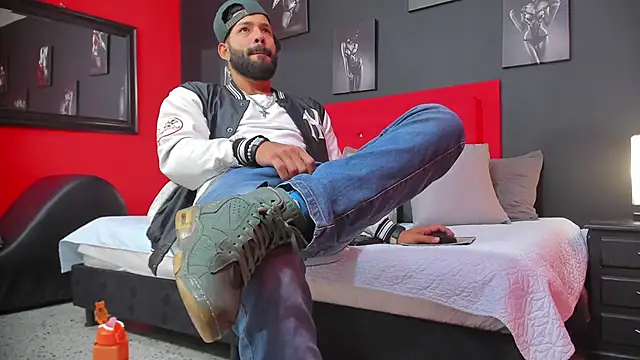 Thiagogomez online show from March 13, 2025, 12:46 pm