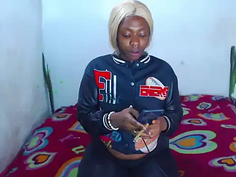 Snapshot of The_wickles_4443 chatting on March 3, 2025, 11:24 pm The wickles 4443 online show from March 3, 2025, 11:24 pm