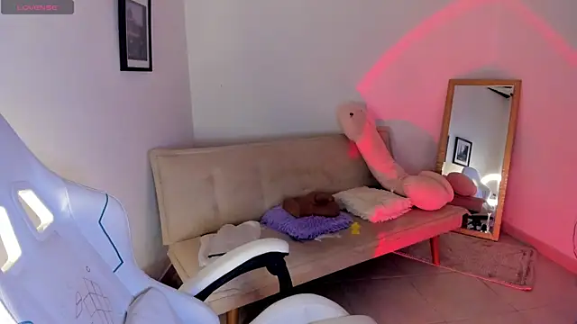 sweet pink  online show from June 7, 2026, 12:04 am