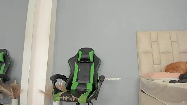 aida rose  online show from February 21, 2025, 12:05 am