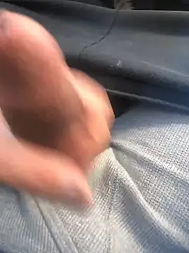 Snapshot of Lun4chuut chatting on March 9, 2025, 2:32 pm Lun4chuut online show from March 9, 2025, 2:32 pm