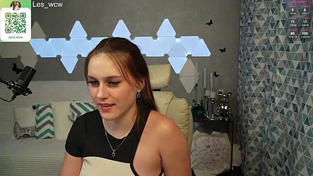 HarleyDeess online show from February 18, 2025, 10:25 pm