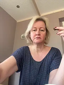 Snapshot of MarleneBloem chatting on May 24, 2026, 7:46 am MarleneBloem online show from May 24, 2026, 7:46 am