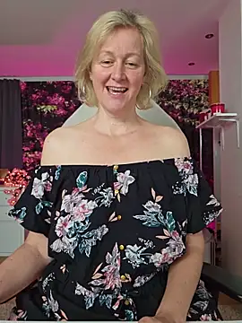 Snapshot of MarleneBloem chatting on May 25, 2026, 7:36 am MarleneBloem online show from May 25, 2026, 7:36 am