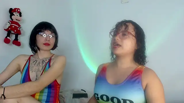 lou cute online show from February 11, 2025, 3:08 am