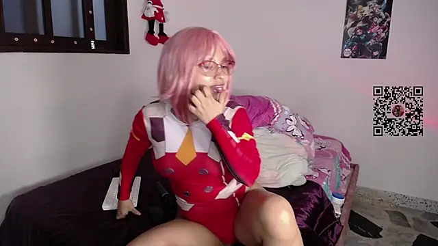 lou cute online show from October 17, 2025, 1:53 am