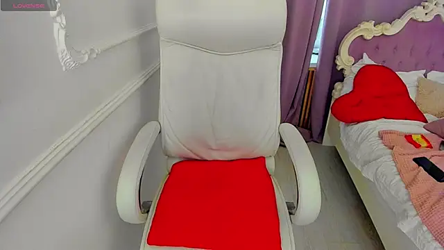 Lily Marlin online show from April 10, 2026, 3:39 pm