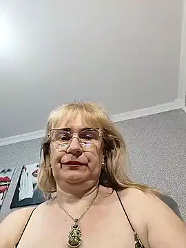 Snapshot of koroleva70 chatting on June 30, 2026, 10:27 am koroleva70 online show from June 30, 2026, 10:27 am