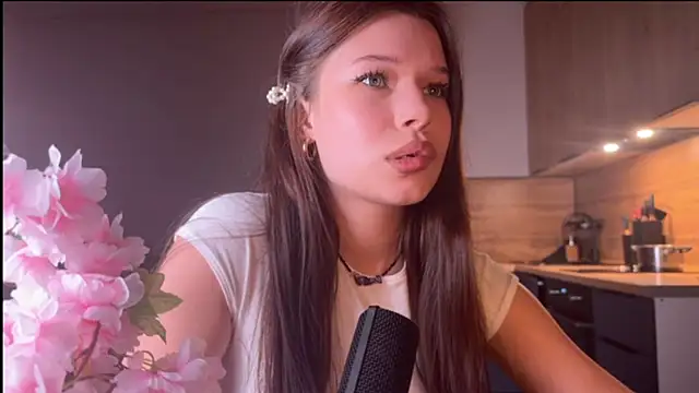 Snapshot of YourOblivion chatting on March 5, 2026, 3:41 pm YourOblivion online show from March 5, 2026, 3:41 pm