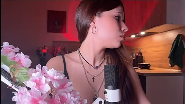 Snapshot of YourOblivion chatting on March 25, 2026, 5:52 pm YourOblivion online show from March 25, 2026, 5:52 pm