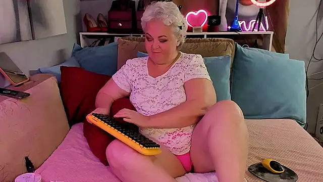 ShannaKingson online show from August 5, 2026, 9:12 am