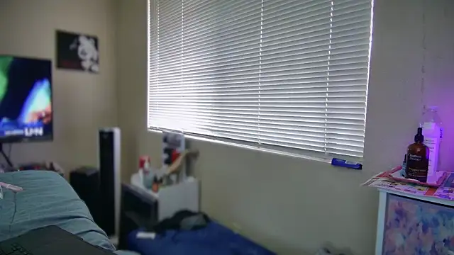 Snapshot of Yagurl__west chatting on February 13, 2025, 12:35 am Yagurl west online show from February 13, 2025, 12:35 am