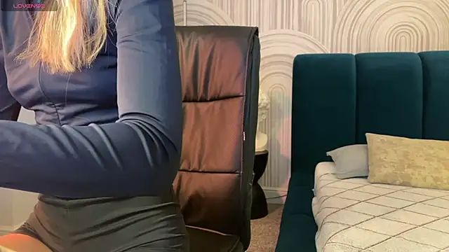 Snapshot of viviann_evans chatting on February 4, 2026, 1:00 am viviann evans online show from February 4, 2026, 1:00 am