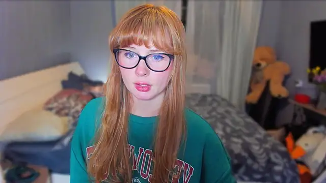 Snapshot of KlementinaBbG chatting on October 5, 2025, 8:40 pm KlementinaBbG online show from October 5, 2025, 8:40 pm