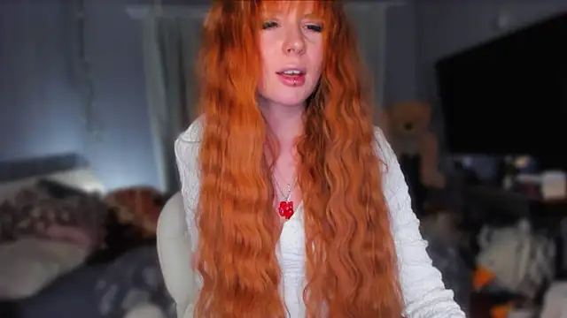 KlementinaBbG online show from April 12, 2026, 8:25 pm