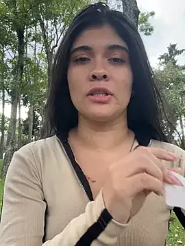 ambar-adaams online show from May 7, 2026, 9:31 pm