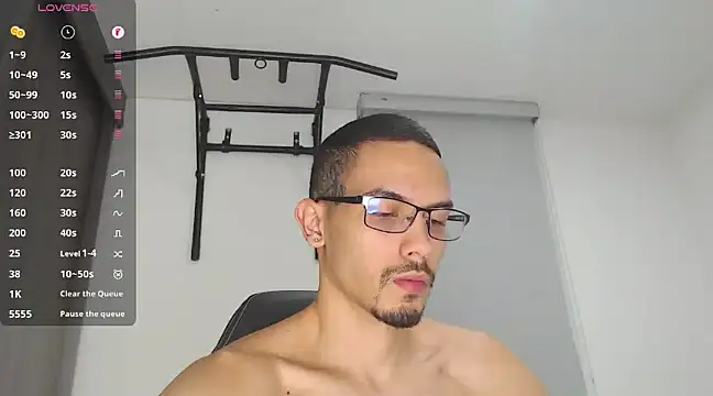 Snapshot of russthiago chatting on January 7, 2025, 11:35 pm russthiago online show from January 7, 2025, 11:35 pm