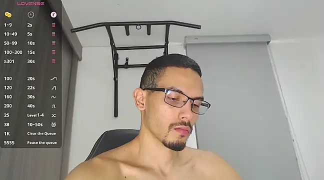 Snapshot of russthiago chatting on January 20, 2025, 4:34 pm russthiago online show from January 20, 2025, 4:34 pm