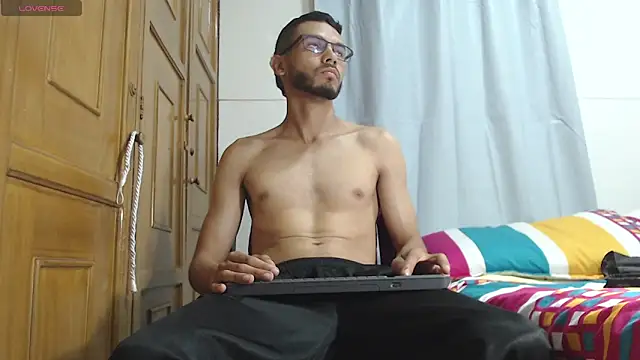 russthiago online show from May 6, 2026, 2:11 pm