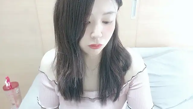 Snapshot of Arisa__ chatting on May 5, 2026, 12:51 am Arisa online show from May 5, 2026, 12:51 am