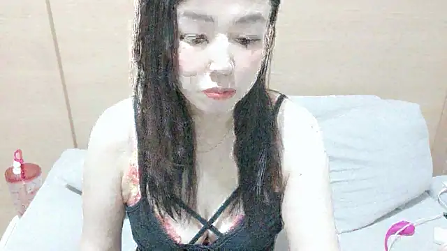 Snapshot of Arisa__ chatting on May 8, 2026, 11:37 am Arisa online show from May 8, 2026, 11:37 am