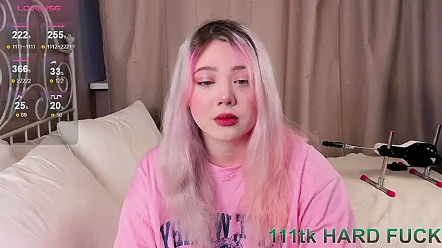   KawaiiYuki   online show from January 20, 2025, 8:52 am