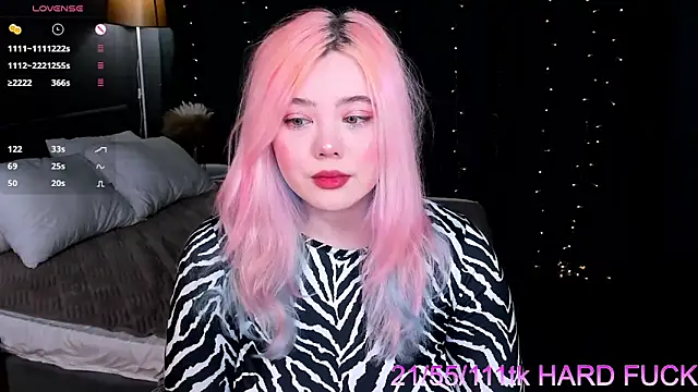   KawaiiYuki   online show from March 10, 2025, 8:59 am