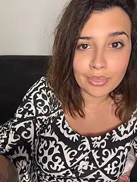 Snapshot of Novababy18 chatting on June 4, 2026, 12:16 am Novababy18 online show from June 4, 2026, 12:16 am