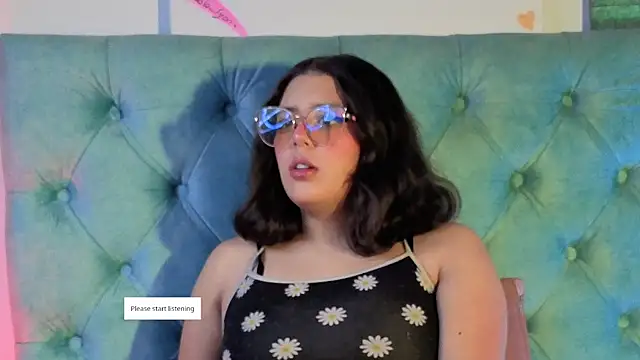 Paola Lyon  online show from February 6, 2026, 7:06 pm