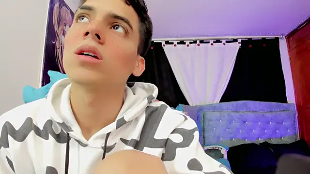 Snapshot of jake_and_joaquin chatting on December 4, 2024, 1:03 am jake and joaquin online show from December 4, 2024, 1:03 am