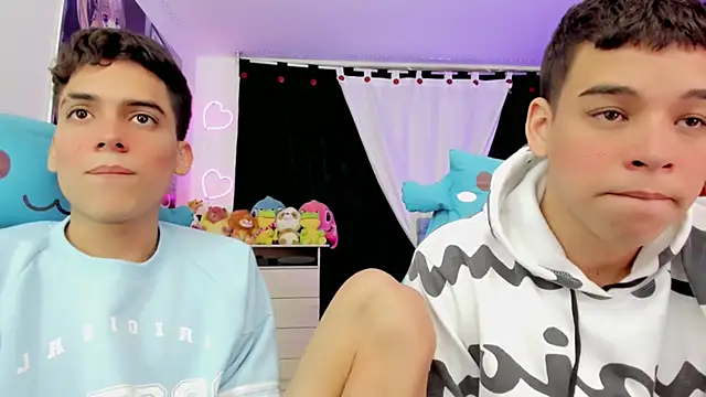 Snapshot of jake_and_joaquin chatting on December 4, 2024, 4:10 am jake and joaquin online show from December 4, 2024, 4:10 am