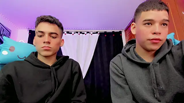 Snapshot of jake_and_joaquin chatting on December 8, 2024, 11:46 am jake and joaquin online show from December 8, 2024, 11:46 am