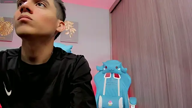 Snapshot of jake_and_joaquin chatting on February 26, 2025, 8:33 pm jake and joaquin online show from February 26, 2025, 8:33 pm