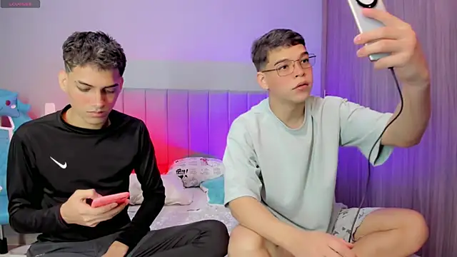 Snapshot of jake_and_joaquin chatting on March 16, 2025, 7:37 am jake and joaquin online show from March 16, 2025, 7:37 am