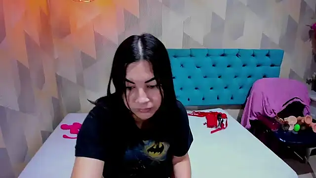 AdaFawxx online show from April 7, 2026, 4:24 am