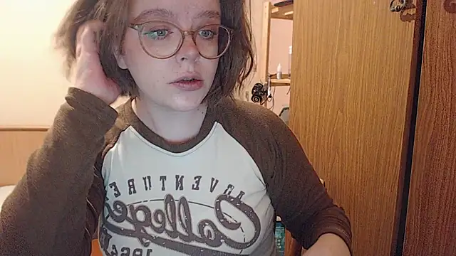 Snapshot of Chmiri_cb chatting on December 21, 2024, 7:16 pm Chmiri cb online show from December 21, 2024, 7:16 pm