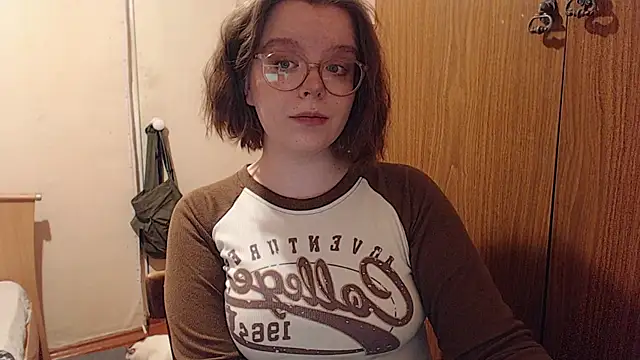 Snapshot of Chmiri_cb chatting on January 12, 2025, 3:17 am Chmiri cb online show from January 12, 2025, 3:17 am