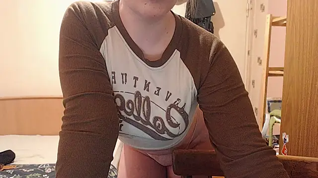 Snapshot of Chmiri_cb chatting on January 27, 2025, 4:20 am Chmiri cb online show from January 27, 2025, 4:20 am