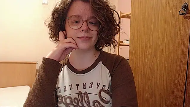 Snapshot of Chmiri_cb chatting on February 9, 2025, 9:26 am Chmiri cb online show from February 9, 2025, 9:26 am