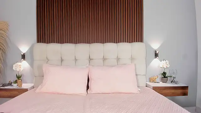 sofi potter  online show from April 11, 2026, 10:14 pm